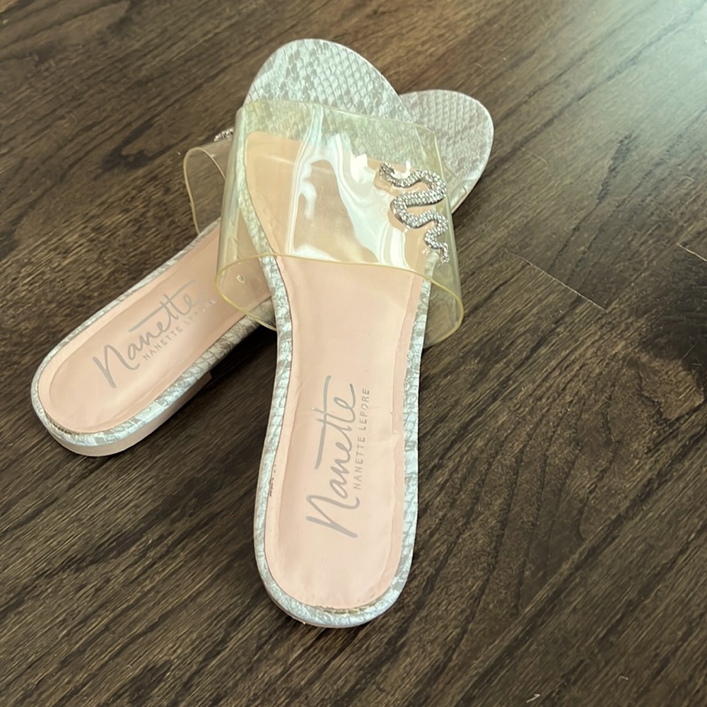 Gorgeous Nanette Lenore sandals